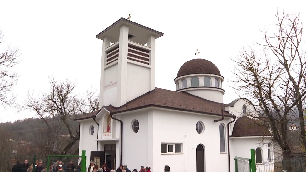 След повече от 150 години без храм: Село Ослен Криводол си има нова църква 