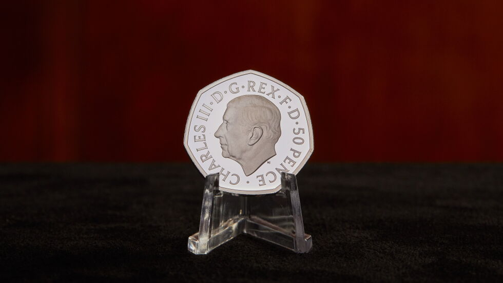 Пускат първите монети с лика на крал Чарлз III