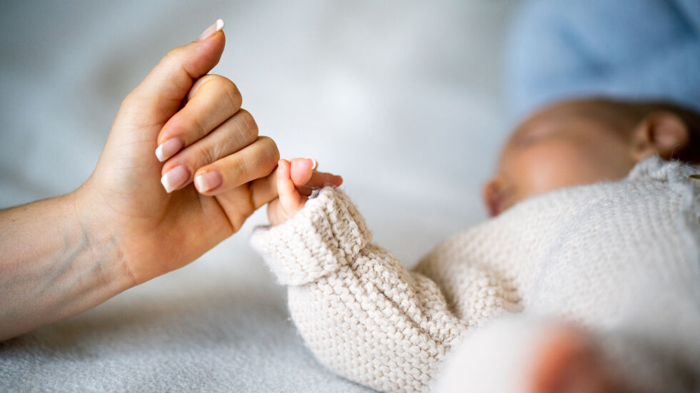 За първи път в света: Жена с много рядко заболяване роди здраво бебе 
