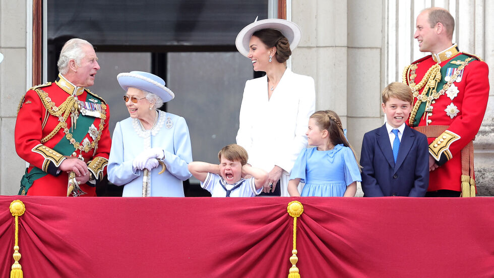2022 година - една от най-буреносните за британското кралско семейство