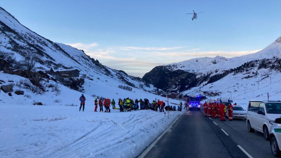 След като лавина падна в Австрия: Спасени са скиорите, които бяха в неизвестност