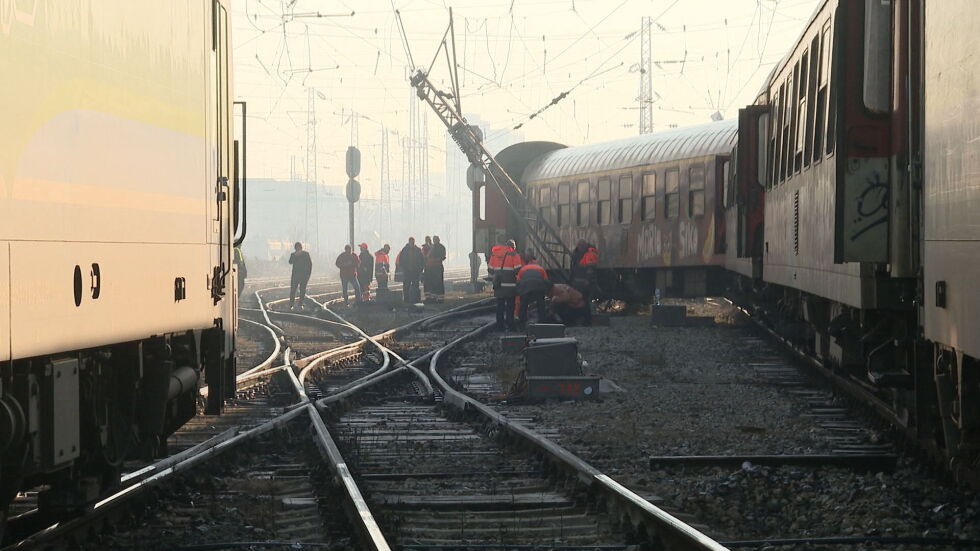Влаковете от София с огромни закъснения заради инцидента на Централна гара