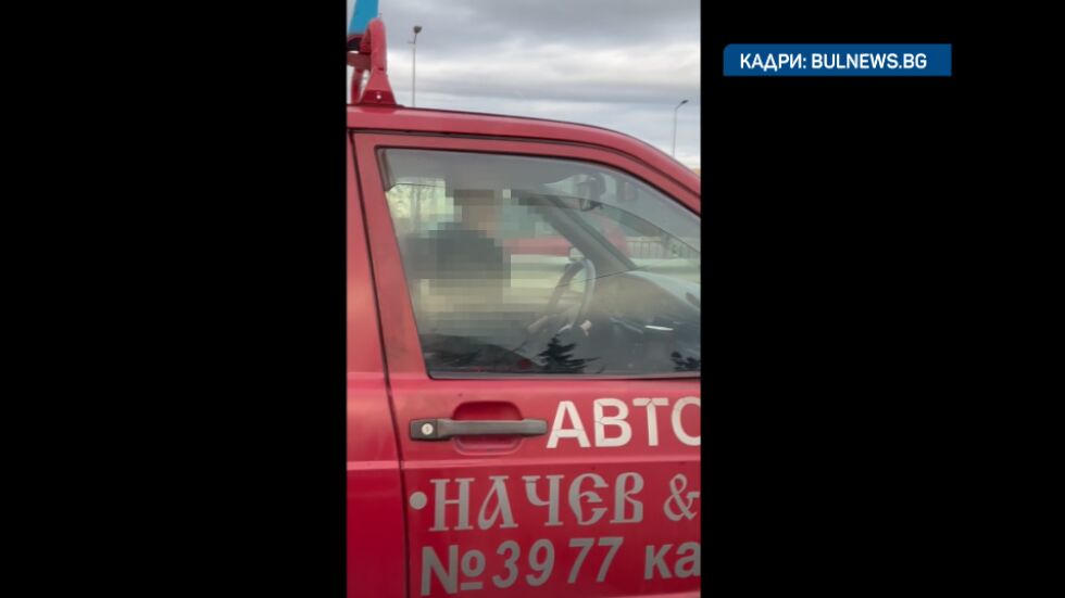 10-годишно дете зад волана на учебен автомобил във Враца