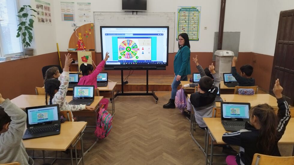 Две учителки са разработили и публикували най-много уроци в "Дигитална раница"