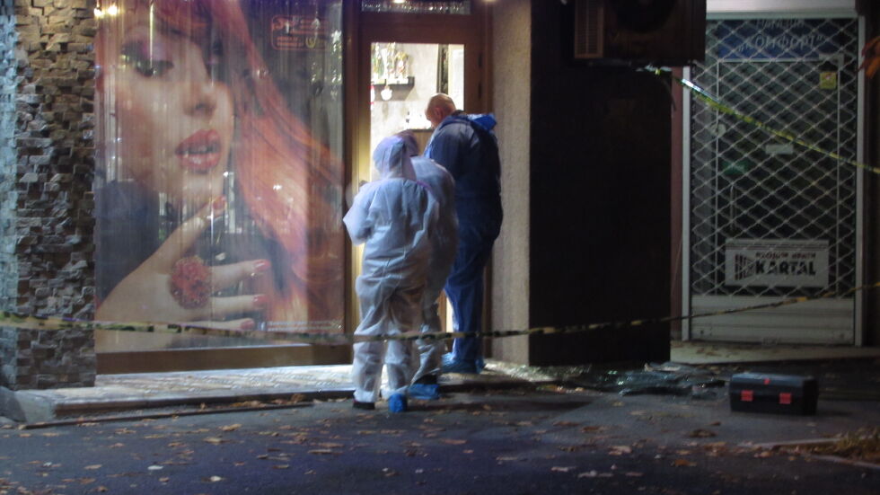 Простреляха жена във фризьорски салон в Русе