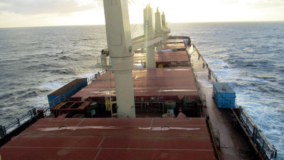 Сомалийските пирати използват пленения кораб „Руен“ за нови атаки 