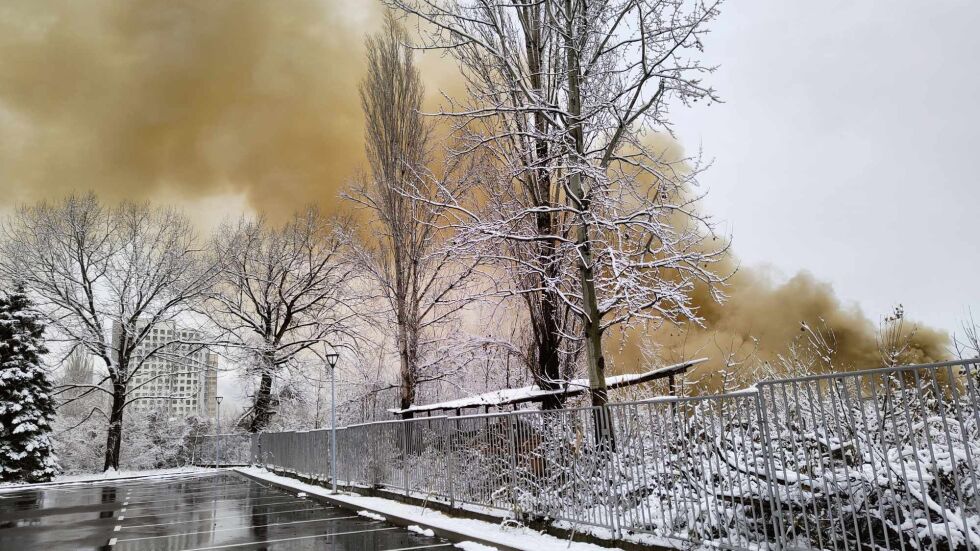 Пожар в цех в София (ВИДЕО и СНИМКИ)