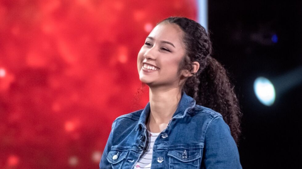 18-годишната Надежда от Панагюрище спечели “Гласът на България” и 50 000 лева