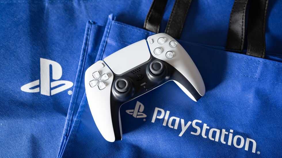 PlayStation 5 се продава почти 3 пъти по-добре от Xbox