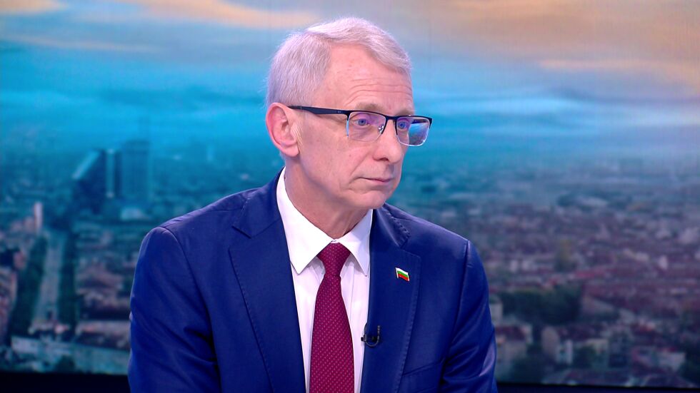  Денков: Не знам нощес Борисов на кого се е обаждал и Пеевски кого е притискал 