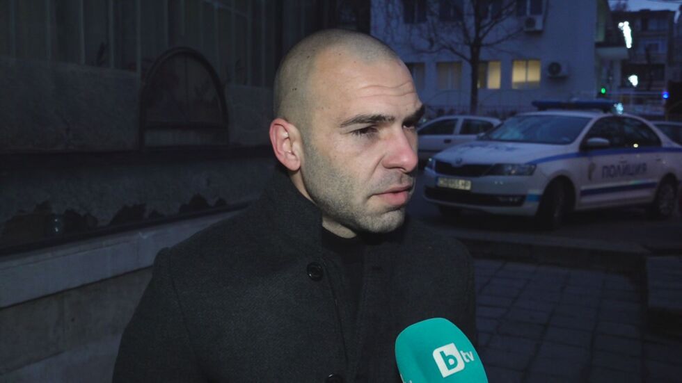  Пребиха водач на кола за спешна помощ: Какво е положението на потърпевшия мъж? 