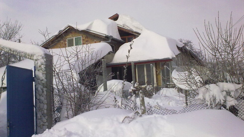30 см сняг създаде проблеми в Хасково и Кърджали 