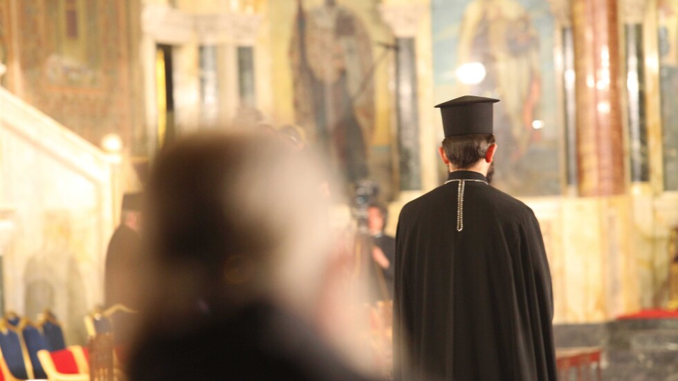 Светият синод поиска от Борисов предмет "Религия" в училище