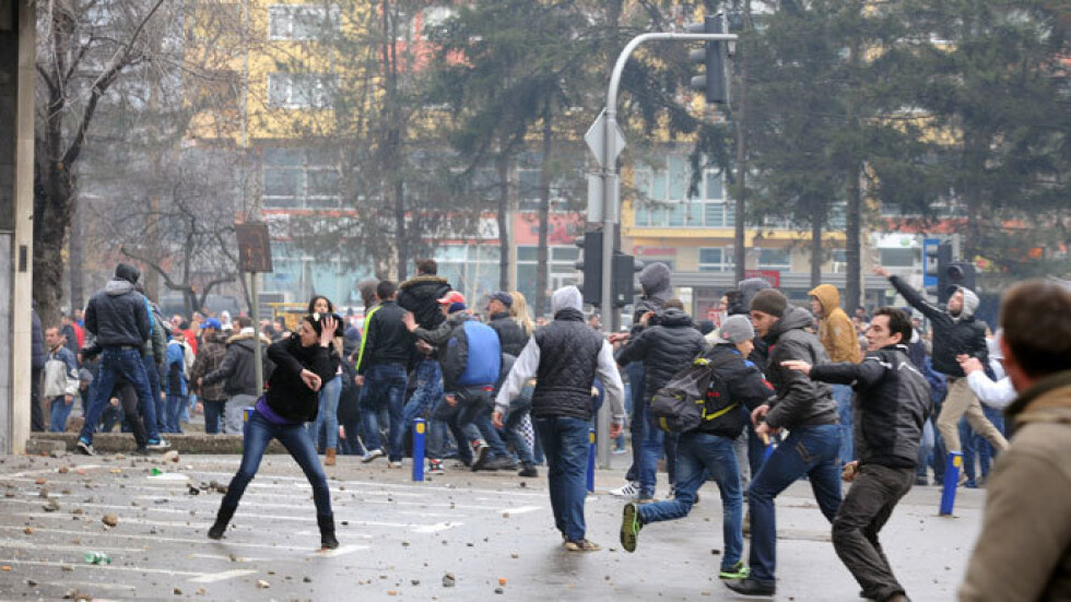 Взрив на насилие по време на протести в Босна