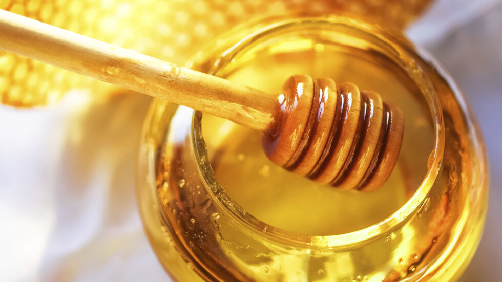 Мед и ряпа при кашлица, мед с канела за ободряване