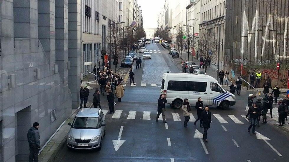Европейският парламент в Брюксел бе евакуиран заради бомбена заплаха