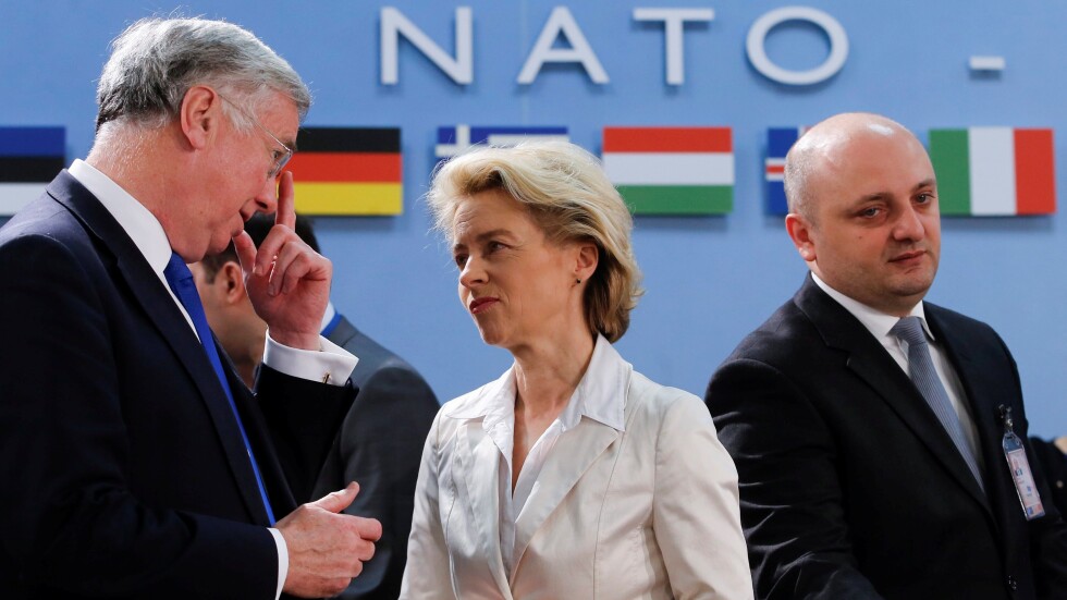 НАТО решава през България проблемите с Украйна и "Ислямска държава"