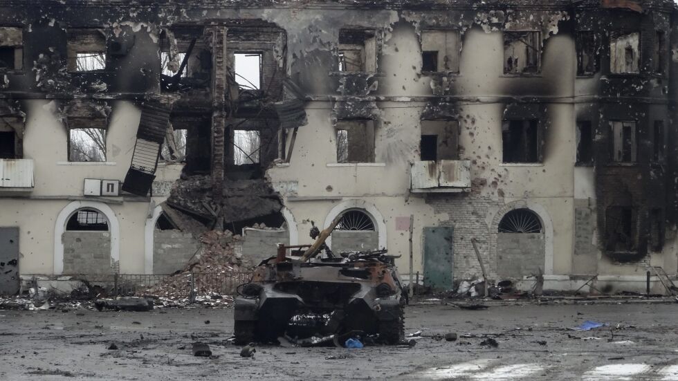 В Източна Украйна продължават да загиват и военни, и цивилни