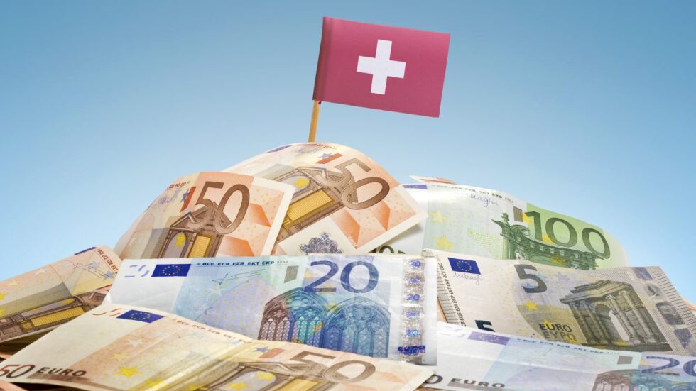 Швейцарците решават на референдум дали искат 2500 франка, без да работят