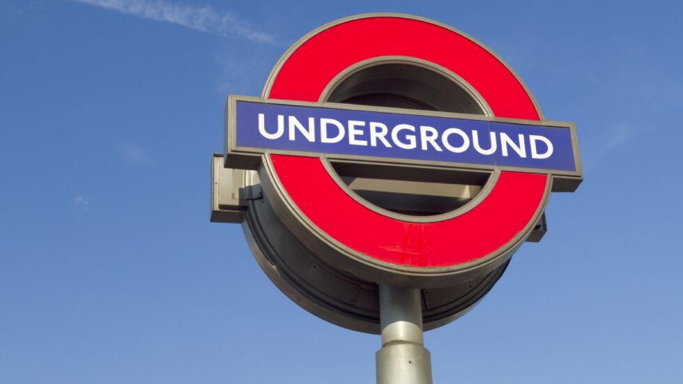 Пътници в лондонското метро пострадаха след атака с газ