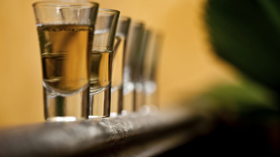 До последната капка: Над 200 000 българи са зависими от алкохола