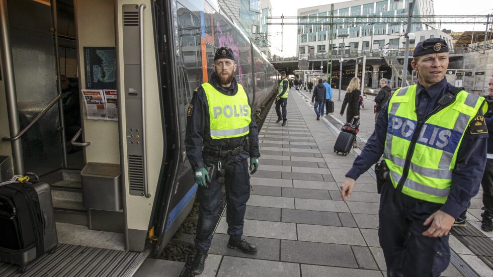 Арестуваха 14 поляци в Швеция, подготвяли расистка атака