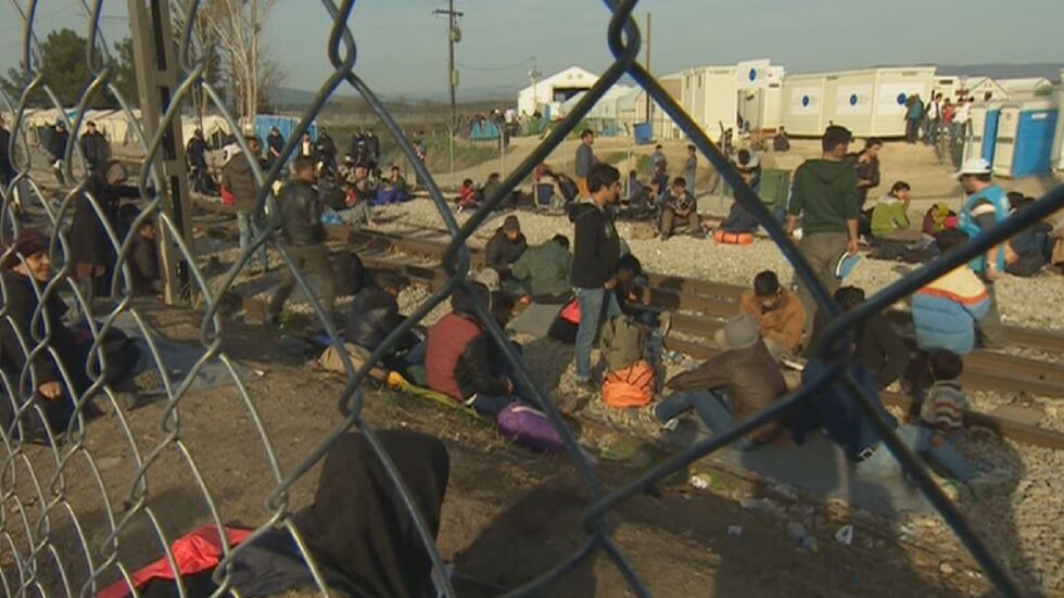 Гръцко-македонската граница остава напълно затворена за мигранти