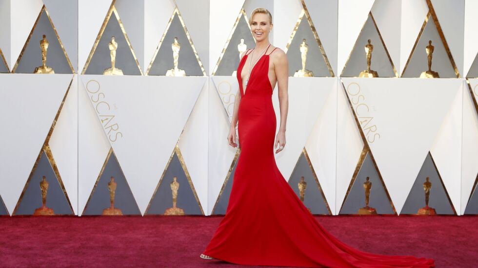 Чарлийз Терон блести на „Оскар”-ите, Хайди Клум – с моден гаф