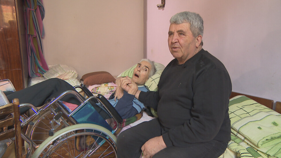 „Вярваме в доброто”: Мъж посвети живота си на своята любима, болна от Алцхаймер