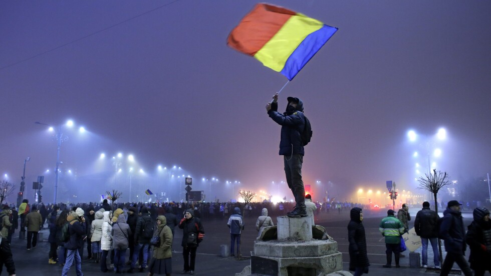 Седма поредна вечер на протести и контрапротести в Румъния