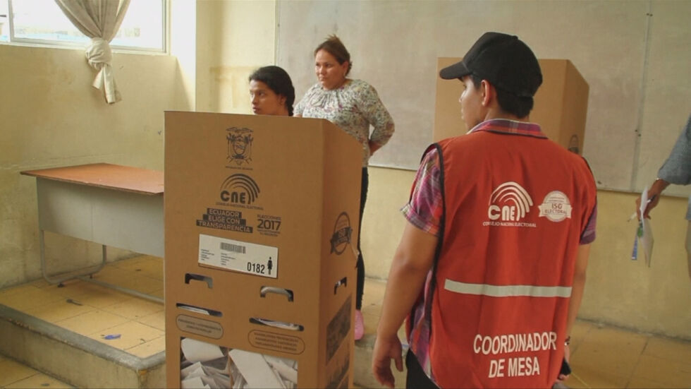 Ленин Морено води на първия тур на президентските избори в Еквадор
