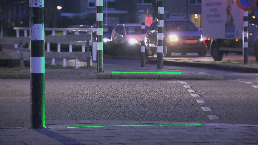 В Холандия поставиха светофари за „зомби” потребители на мобилни телефони