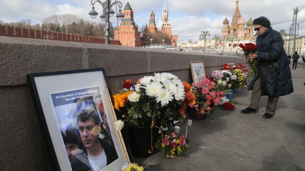 Властите в Москва премахнаха мемориала на Немцов