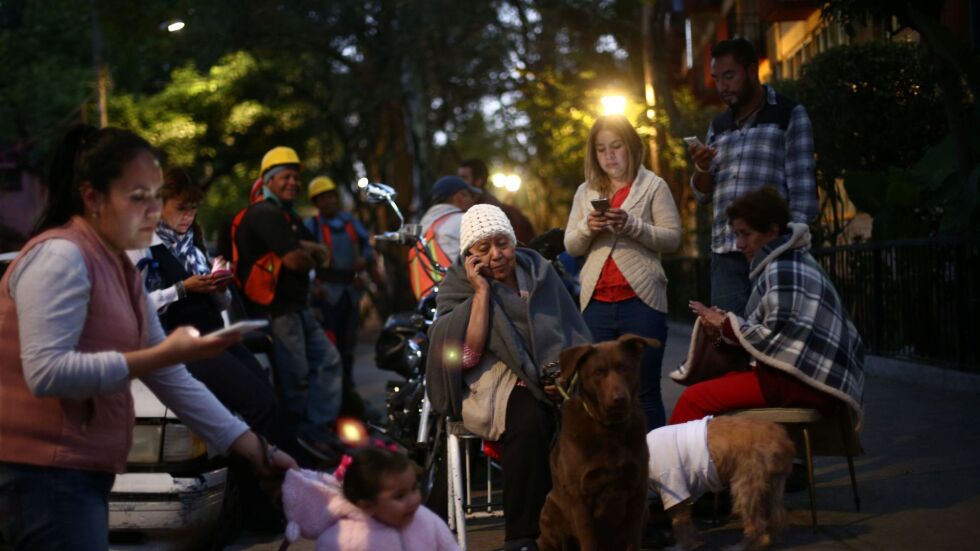 13 жертви на авиокатастрофа след земетресението в Мексико
