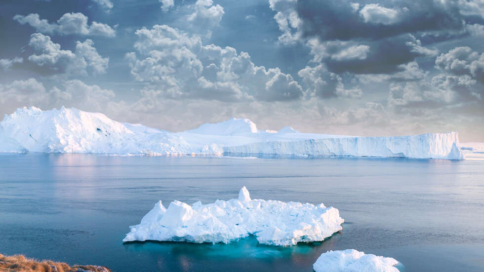 Да живееш върху топящ се айсберг – мисията на авантюриста Алекс Белини