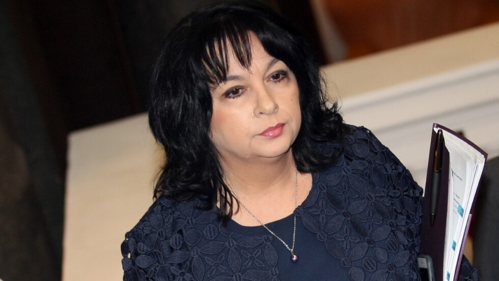 Оставка на министъра на енергетиката Теменужка Петкова заради сделката за ЧЕЗ