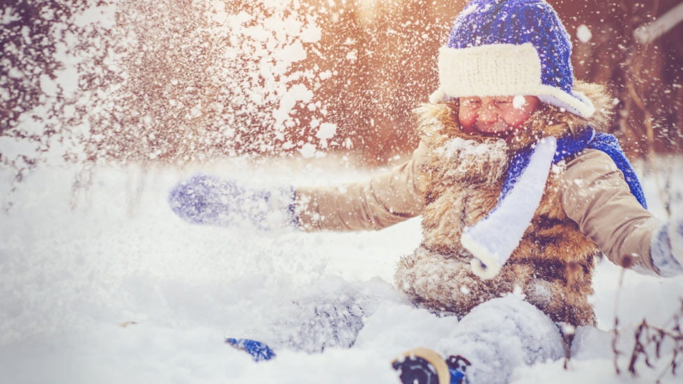 10 снежни занимания, с които да се забавлявате заедно с децата