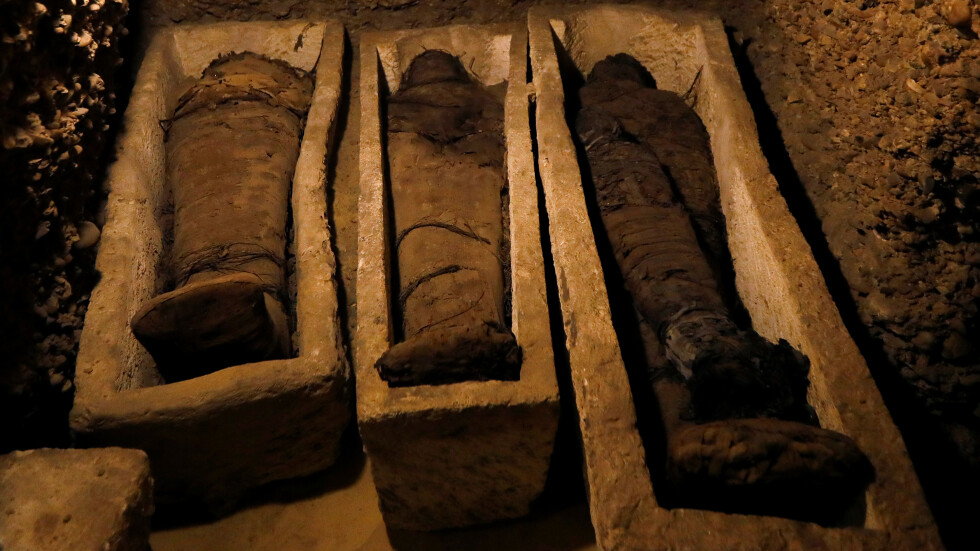 Археологическа находка: В Египет откриха около 40 мумии в древни погребални камери