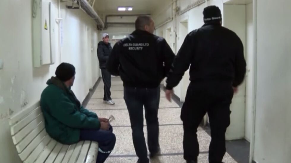 Частни охранители пазят медиците в Спешното отделение на Горна Оряховица