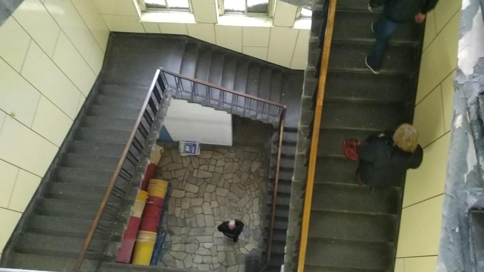 Дете падна от парапета на болница във Варна 