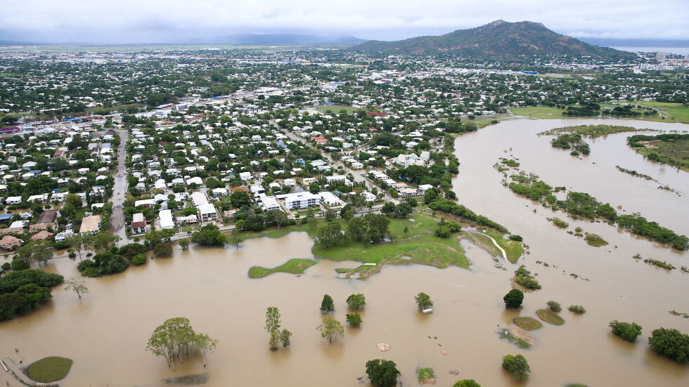 Наводненията в Австралия взеха две жертви (ВИДЕО)