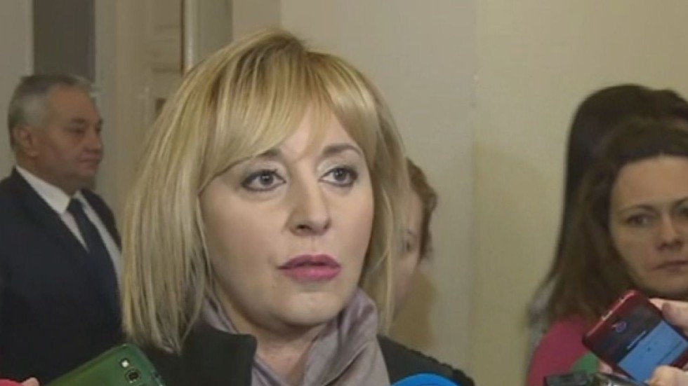 Мая Манолова ще атакува Изборния кодекс в Конституционния съд