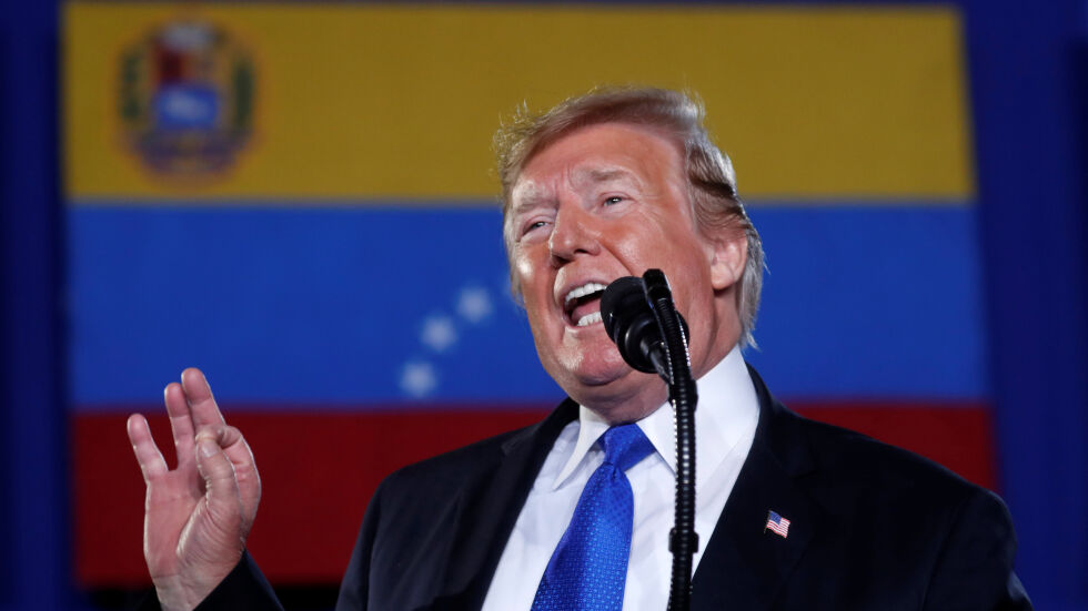 Тръмп: Всички опции остават на масата за Венецуела 