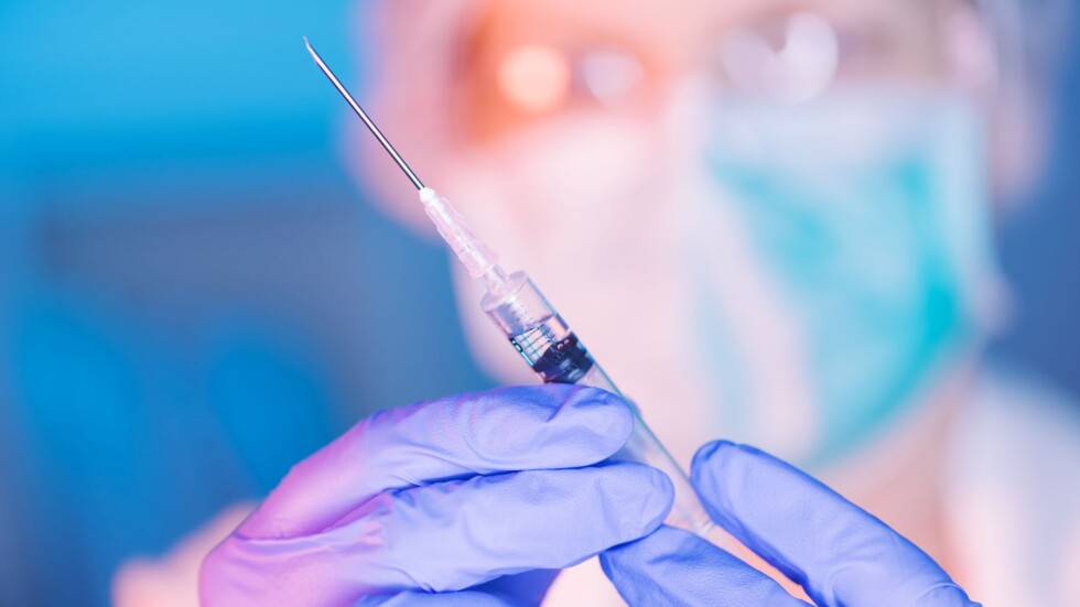 Великобритания ще тества дали ваксината БЦЖ предпазва от COVID-19