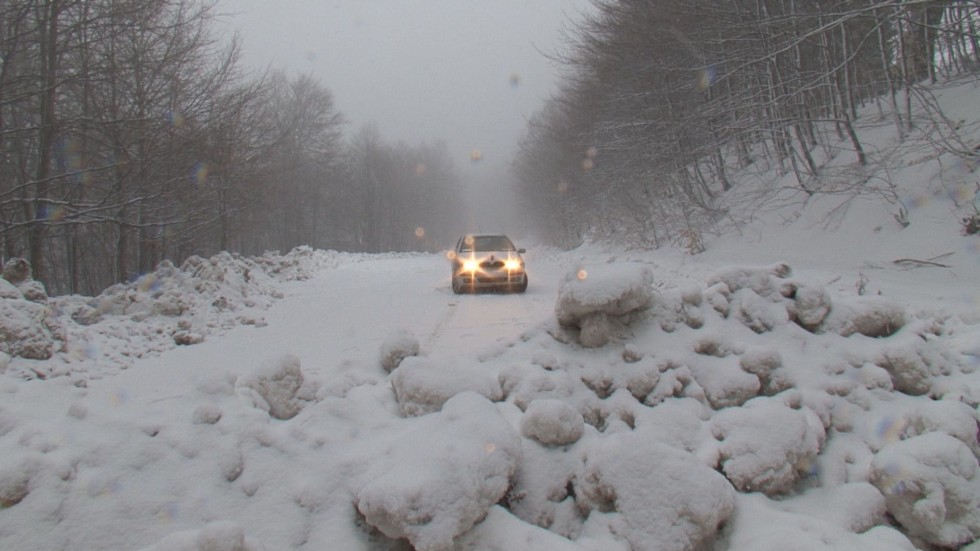 Рязко влошаване на времето – сняг и падане на температурите (ОБЗОР)