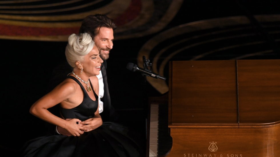 Емоционалното изпълнение на Лейди Гага и Брадли Купър на "Оскар"-ите (ВИДЕО)
