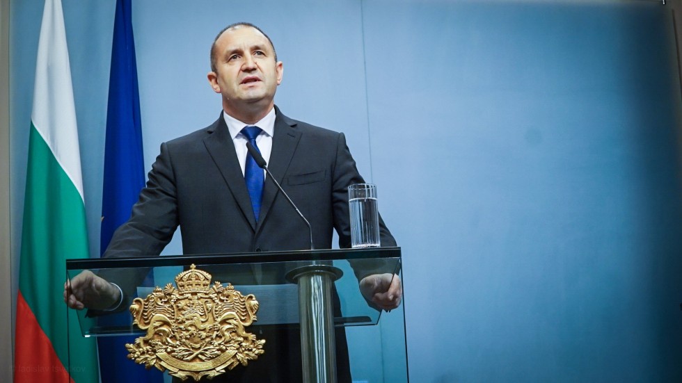Румен Радев върна Изборния кодекс, иска БСП обратно в парламента