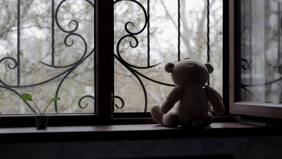 След изнасилването на 11-годишно момиче: Десетки излязоха на протест в Прищина