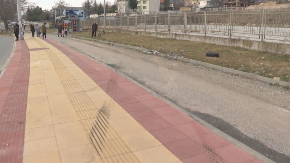 68-годишен мъж загина, след като беше прегазен на спирка в Сливен