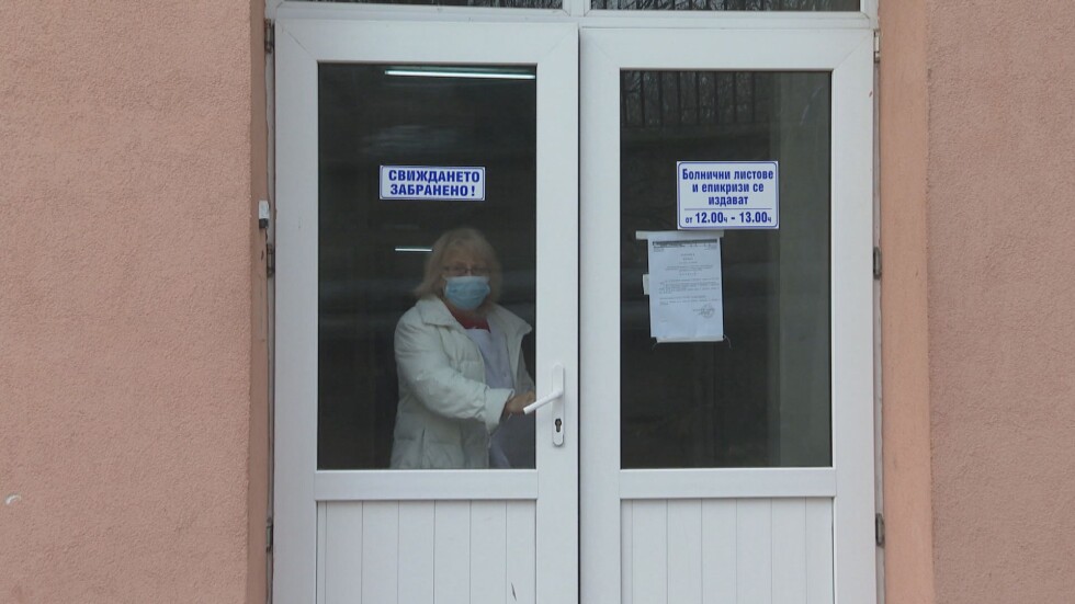 Само един пациент със съмнения за коронавирус остава в болницата в Хасково